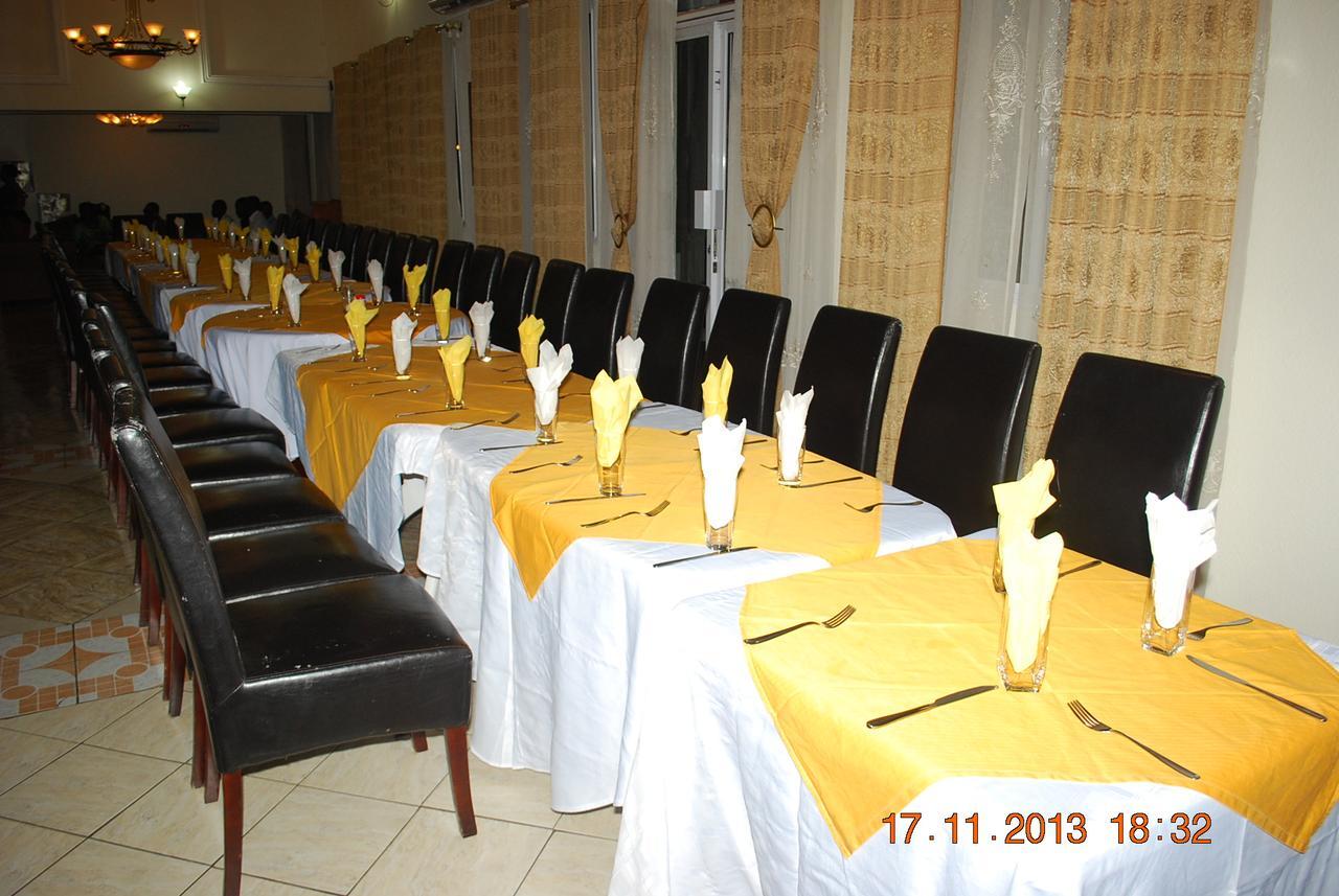 Hotel Vivi Palace Matadi Ngoại thất bức ảnh