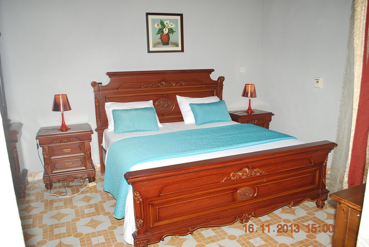 Hotel Vivi Palace Matadi Ngoại thất bức ảnh