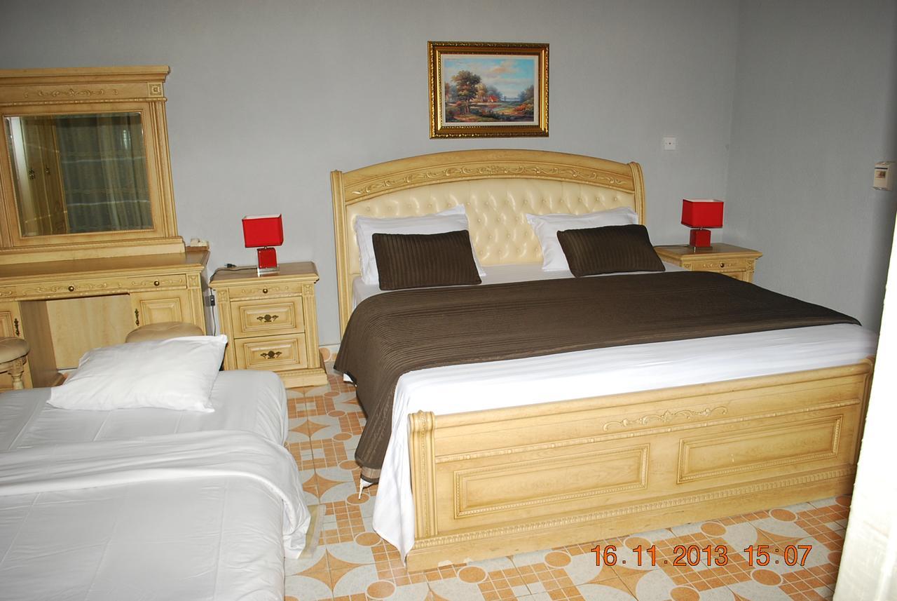 Hotel Vivi Palace Matadi Ngoại thất bức ảnh