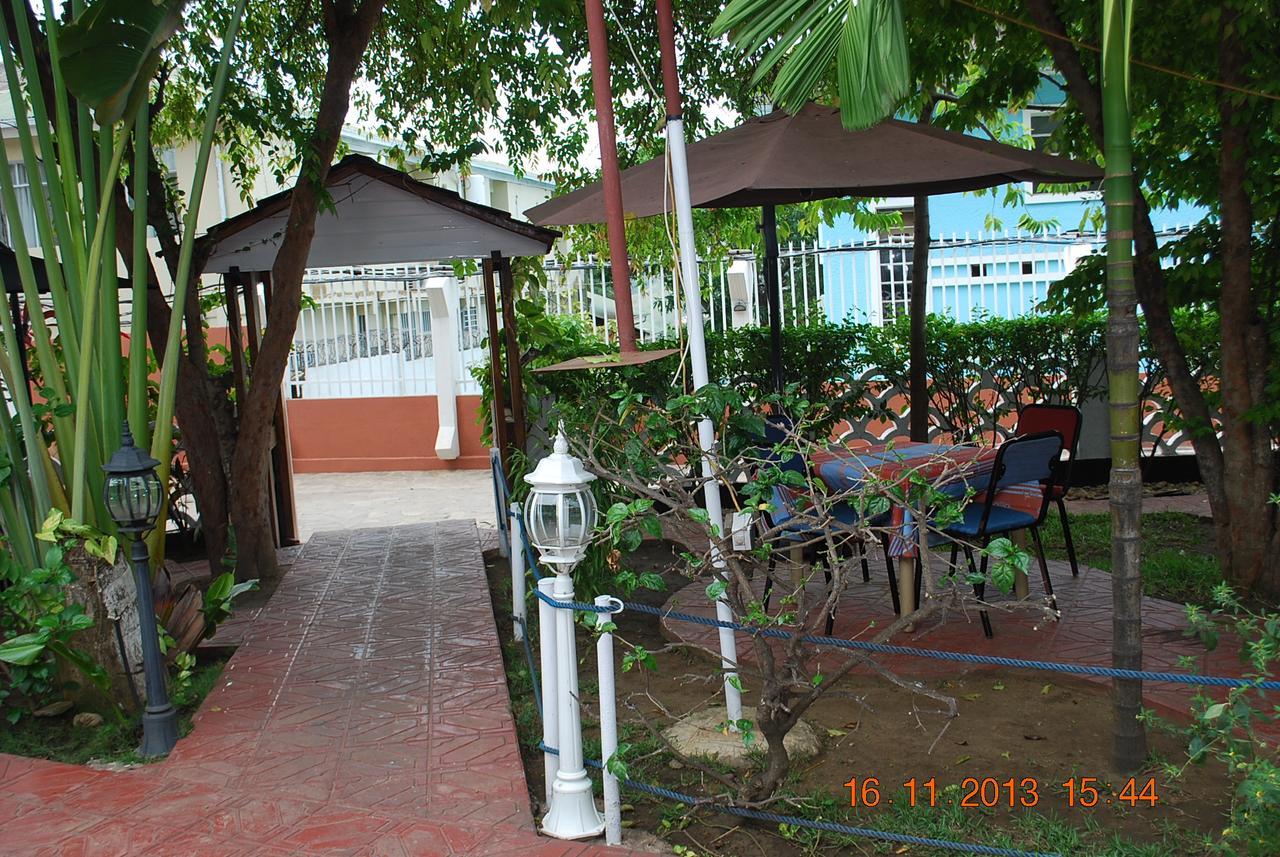 Hotel Vivi Palace Matadi Ngoại thất bức ảnh