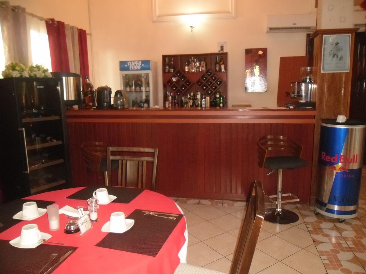 Hotel Vivi Palace Matadi Ngoại thất bức ảnh