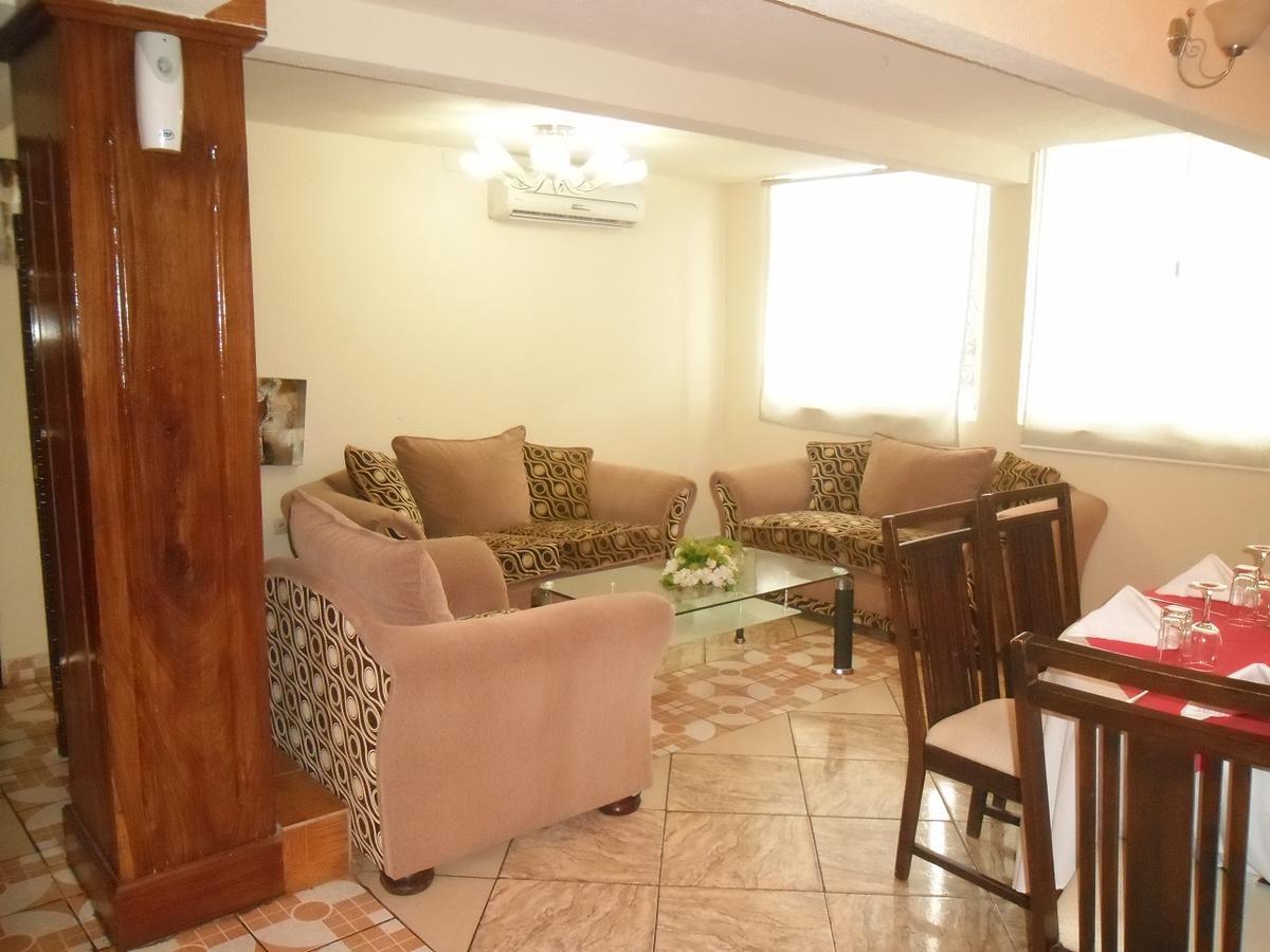 Hotel Vivi Palace Matadi Ngoại thất bức ảnh