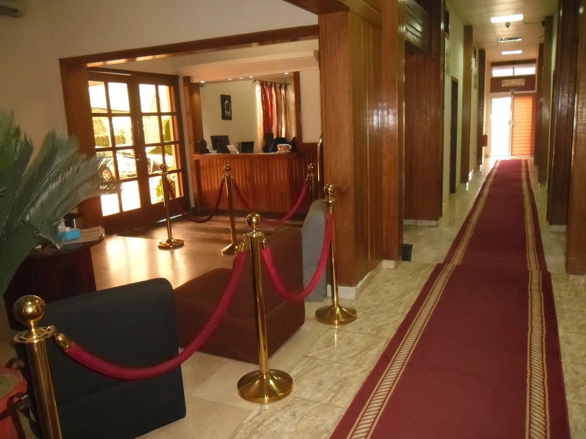 Hotel Vivi Palace Matadi Ngoại thất bức ảnh