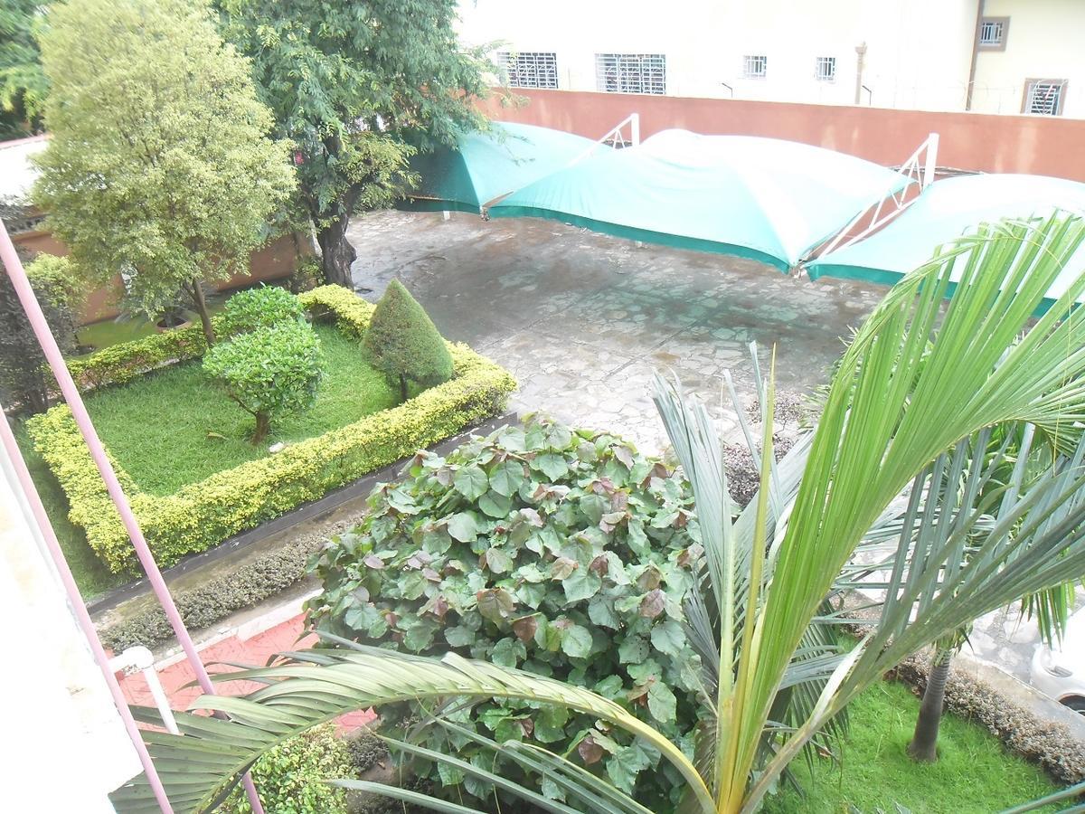 Hotel Vivi Palace Matadi Ngoại thất bức ảnh