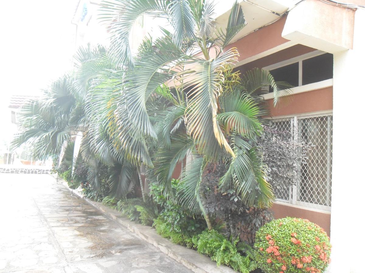 Hotel Vivi Palace Matadi Ngoại thất bức ảnh