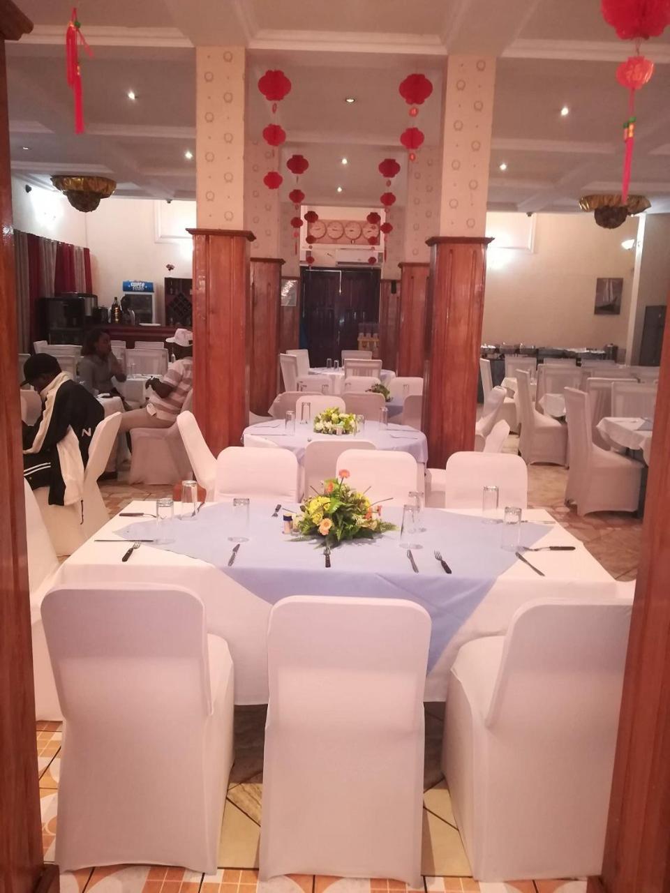Hotel Vivi Palace Matadi Ngoại thất bức ảnh