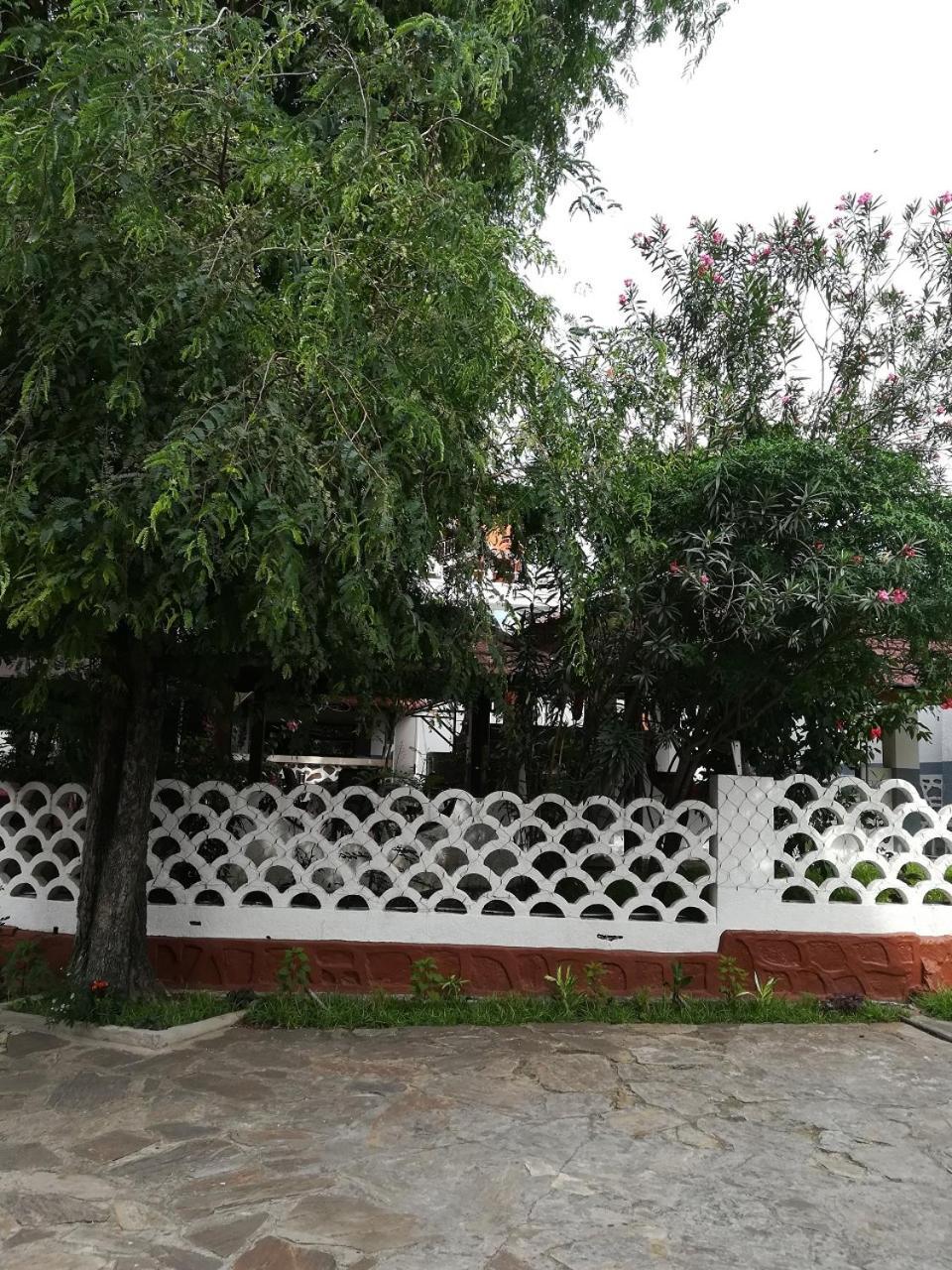 Hotel Vivi Palace Matadi Ngoại thất bức ảnh
