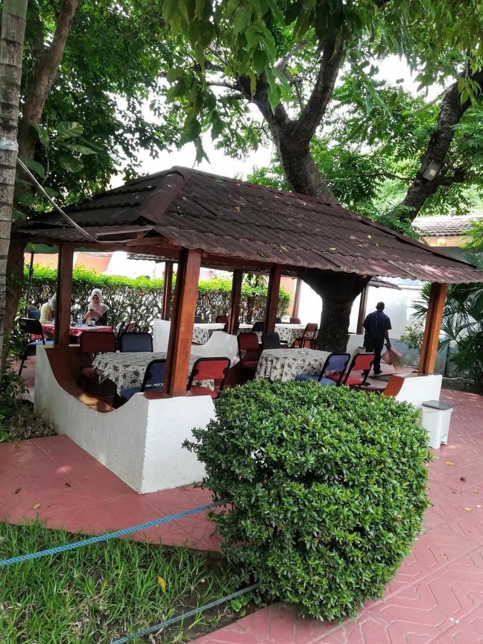 Hotel Vivi Palace Matadi Ngoại thất bức ảnh