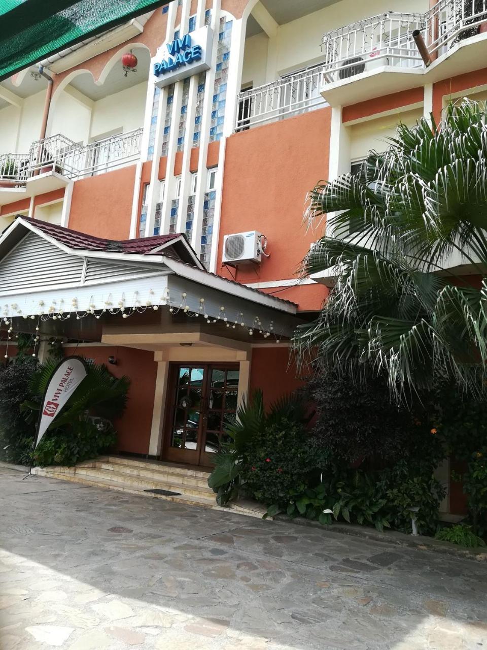 Hotel Vivi Palace Matadi Ngoại thất bức ảnh