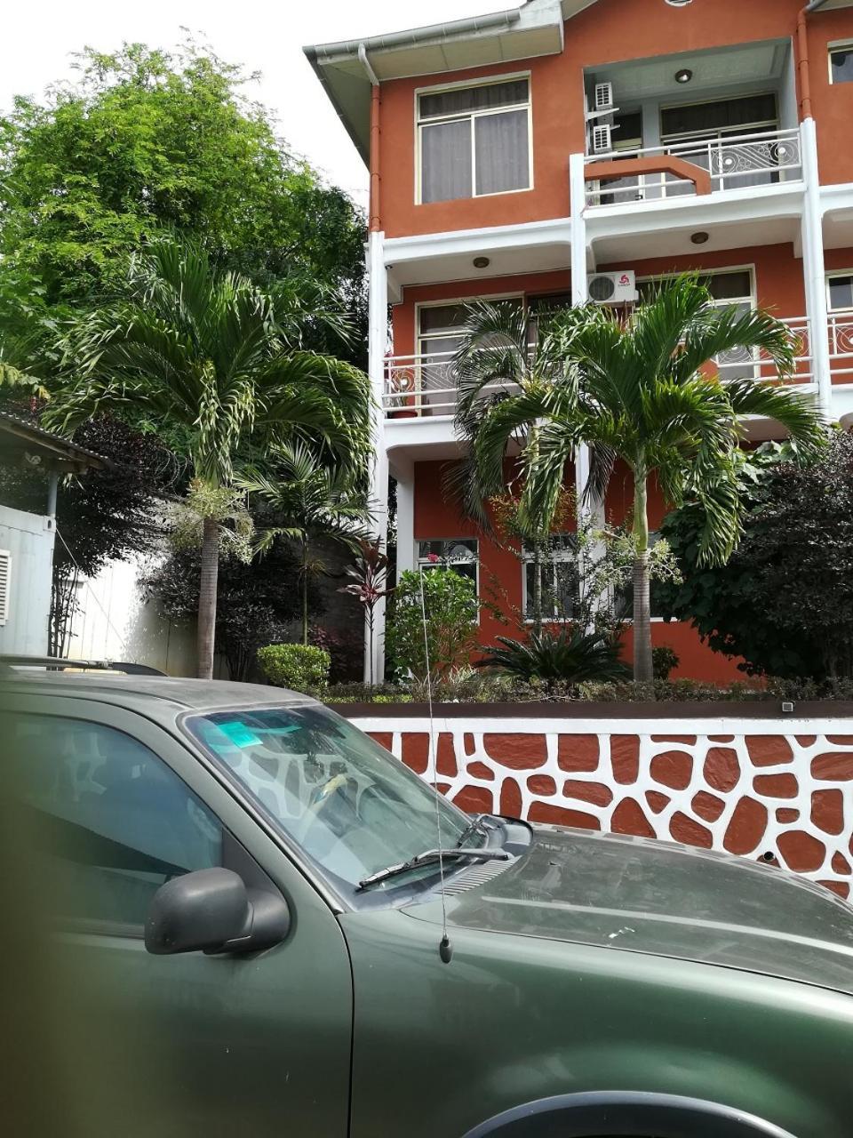 Hotel Vivi Palace Matadi Ngoại thất bức ảnh