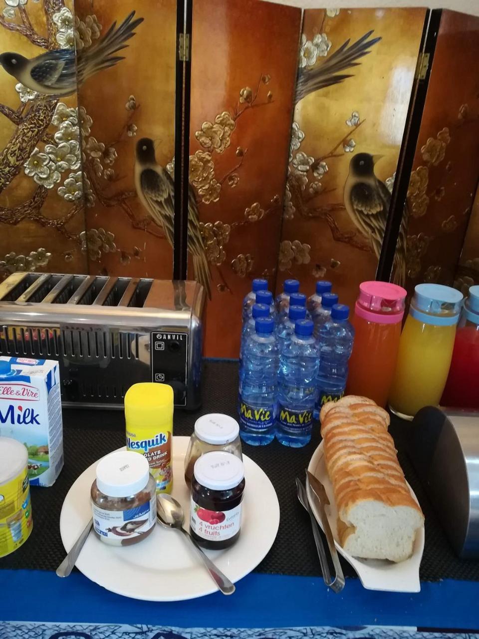 Hotel Vivi Palace Matadi Ngoại thất bức ảnh