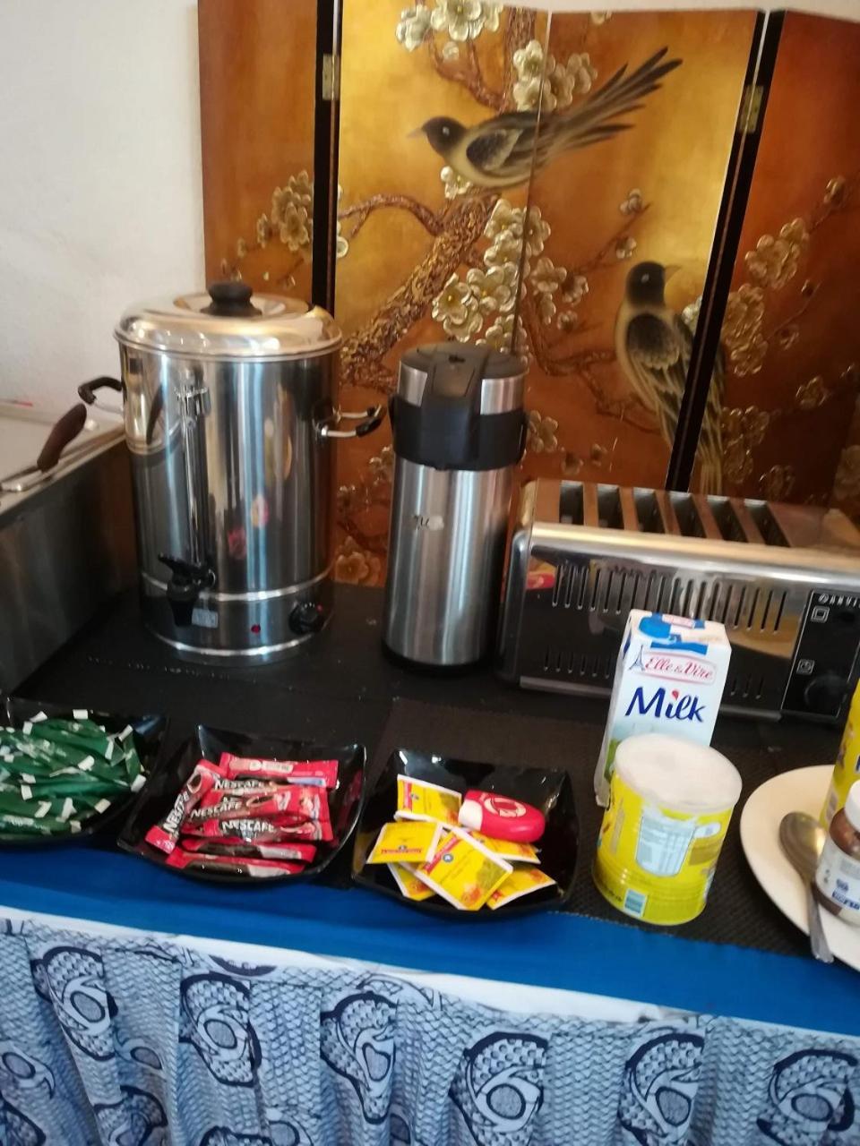 Hotel Vivi Palace Matadi Ngoại thất bức ảnh